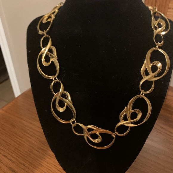 Polished Spiral Necklace, Goldtone, Like New Condition In Box - Picture 4 of 12